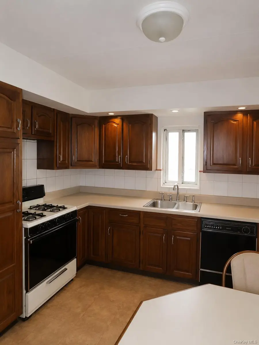 563 Ellsworth Avenue #3, Bronx, NY 10465 - #3