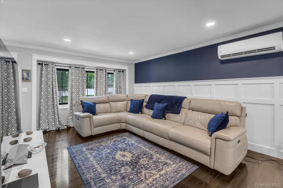 31 Apple Lane, Commack, NY 11725 - #3