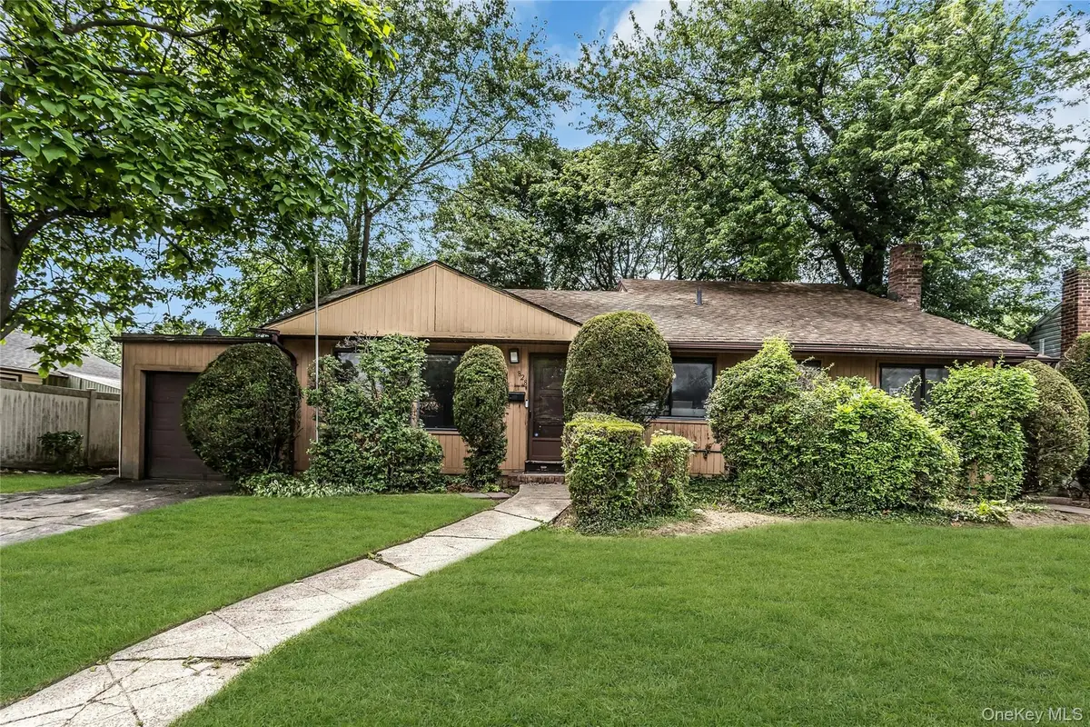 828 N Fletcher Avenue, Valley Stream, NY 11580 - #1