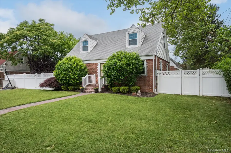 1030 North Drive, Merrick, NY 11566 - #2