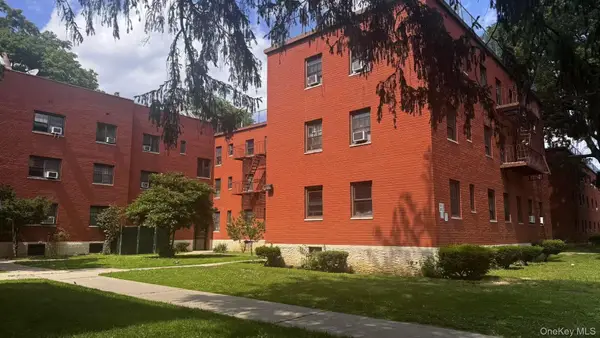 141-33 78th Ave #2B, Kew Garden Hills, NY 11367