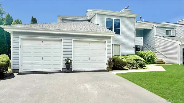 102 Hampton Vista Drive, Manorville, NY 11949