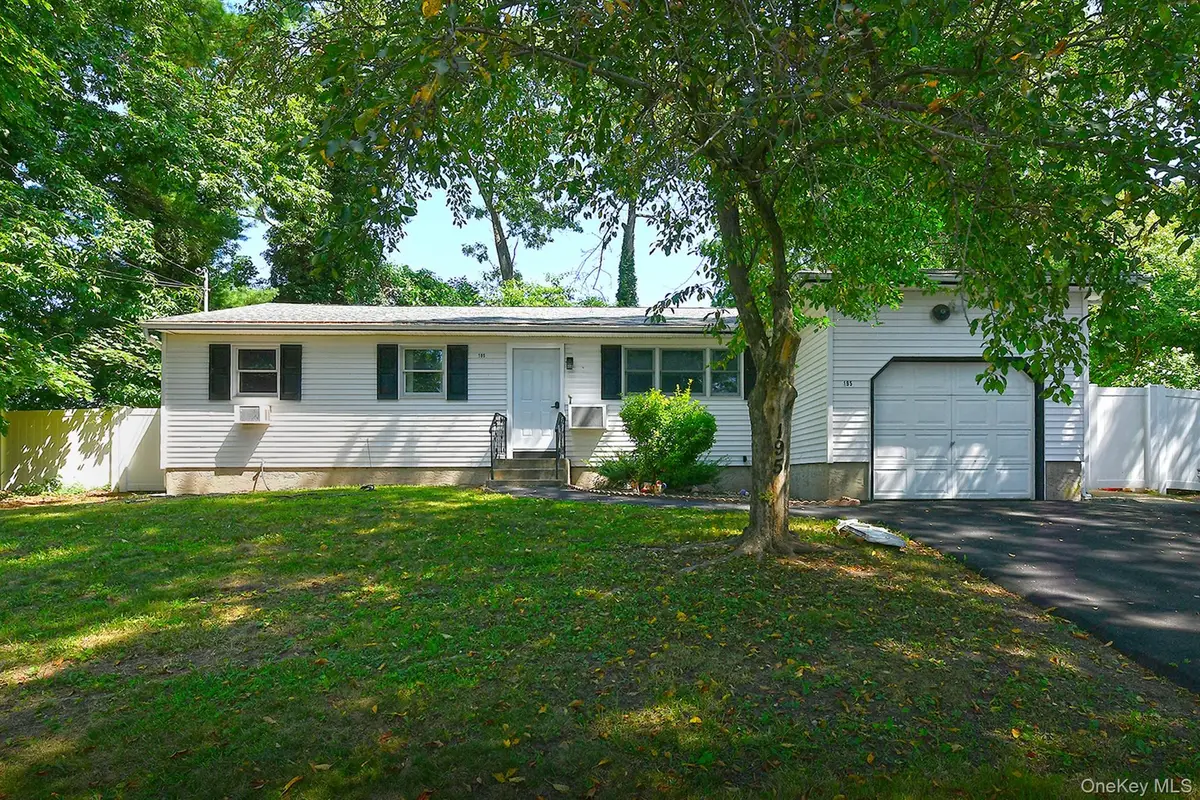 195 Mohawk Street, Ronkonkoma, NY 11779 - #1