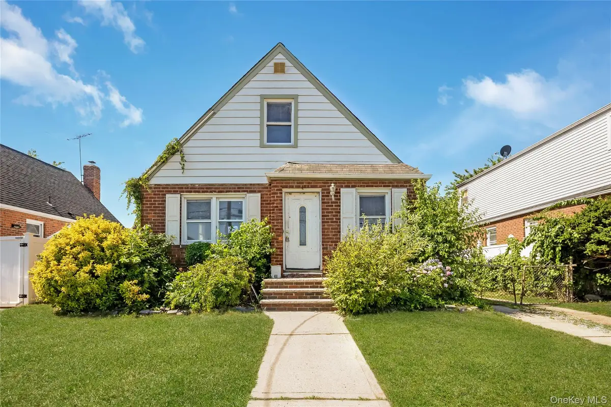 30 Viola Street, Valley Stream, NY 11580 - #1