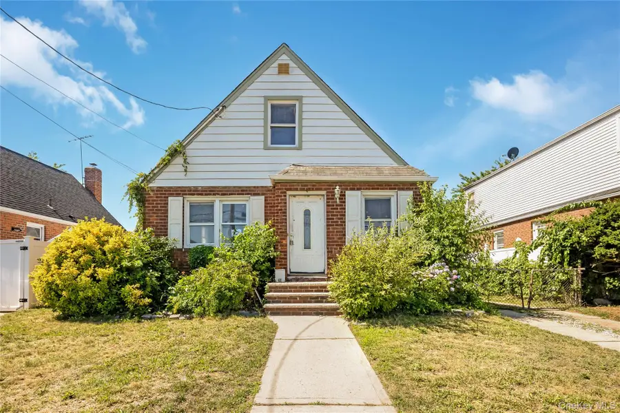 30 Viola Street, Valley Stream, NY 11580 - #2