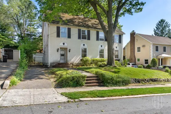 12 Carolina Road, Douglaston, NY 11362