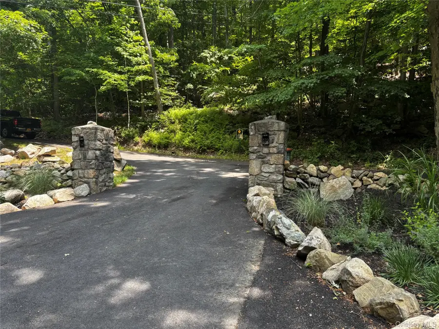 560 Oscawana Lake Road, Putnam Valley, NY 10579 - #2