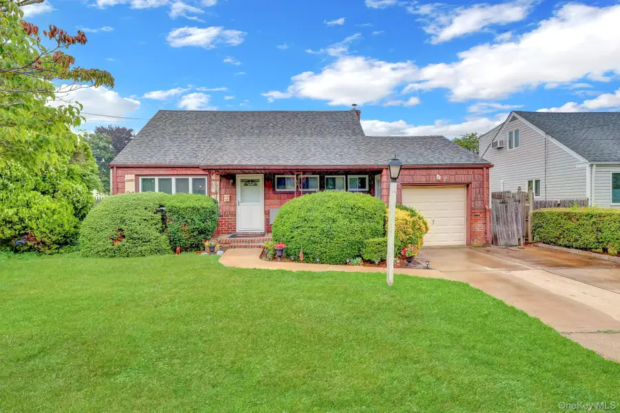 69 Greenwood Drive, North Babylon, NY 11703 - #2