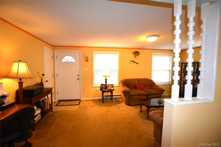 36 Village Circle E, Manorville, NY 11949 - #2