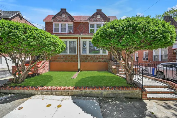 8835 Vanderveer Street, Queens Village, NY 11427