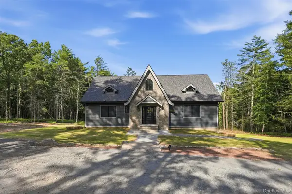 300 Van Tuyl Road, Barryville, NY 12719