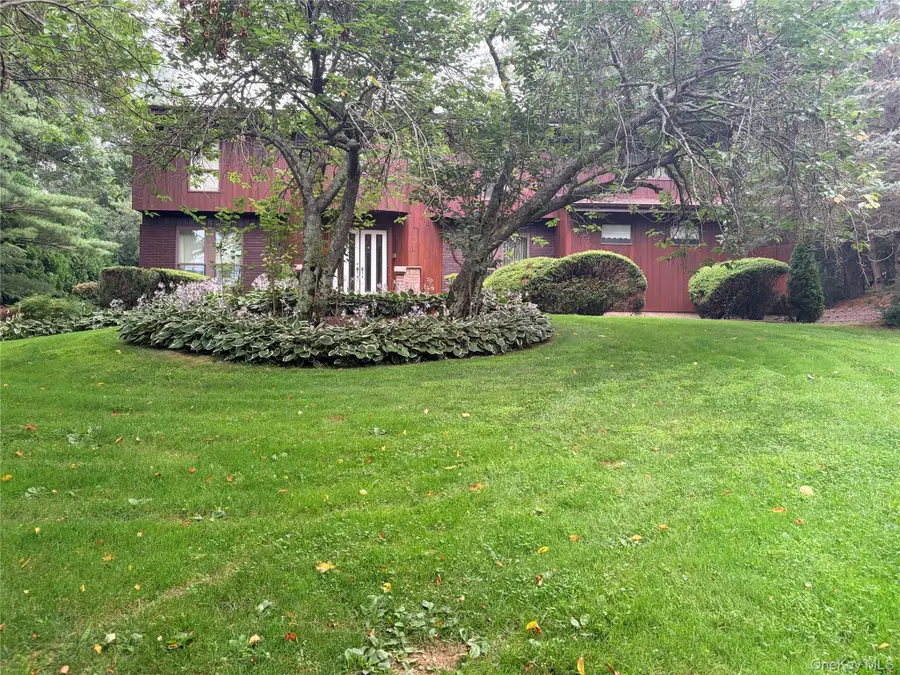17 Calumet Drive, Dix Hills, NY 11746 - #3
