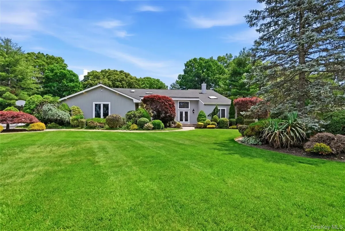 4 Laurelwood Court, Dix Hills, NY 11746 - #1