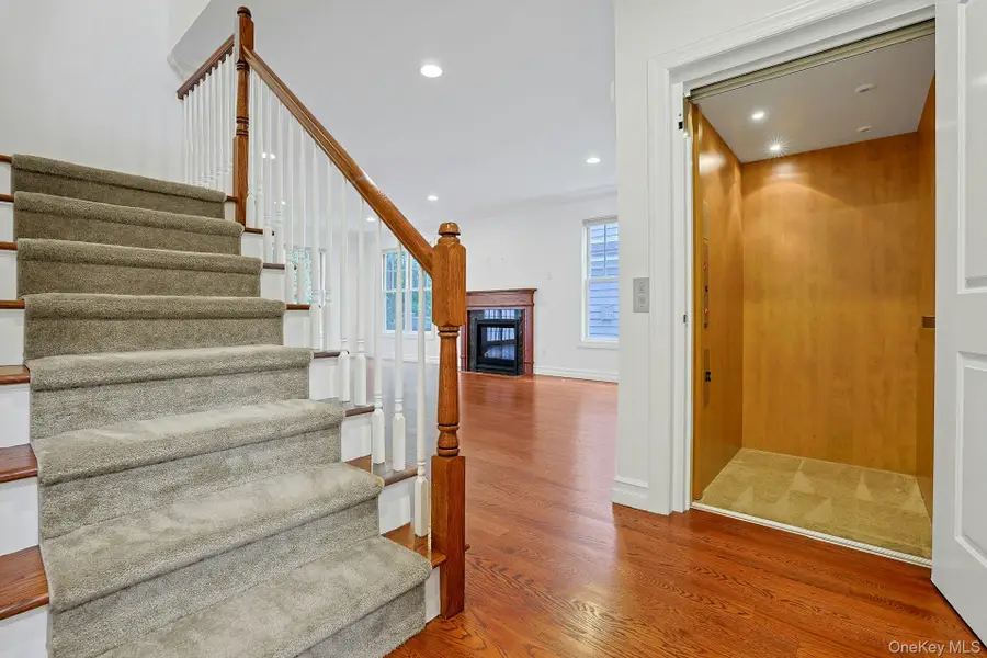 15 Hidden Ridge Court, Scarsdale, NY 10583 - #3