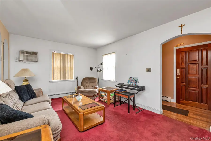 20 Francine Drive N, Massapequa, NY 11758 - #3