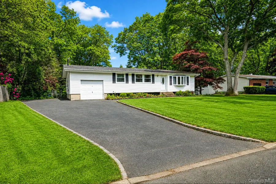 16 Lodge Lane, East Setauket, NY 11733 - #2