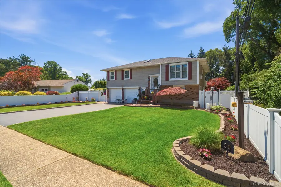 50 Amsterdam Road, Smithtown, NY 11787 - #2