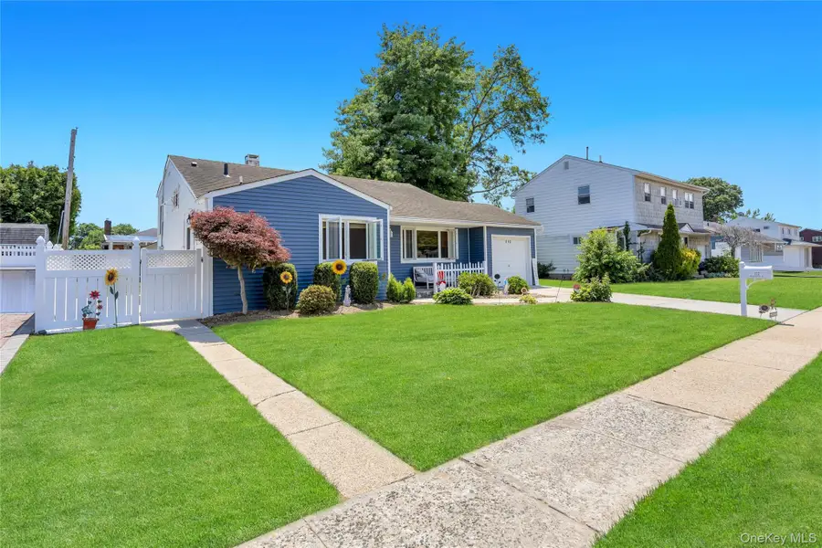112 Washington Street, Farmingdale, NY 11735 - #3