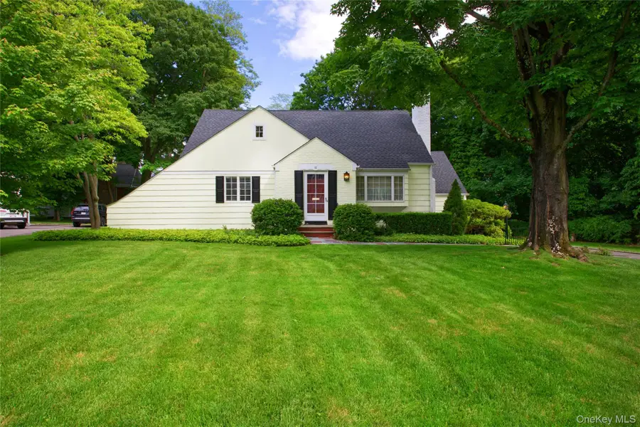 18 Old Farm Road, East Hills, NY 11577 - #2
