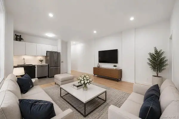 160 Wadsworth Avenue #302, New York (Manhattan), NY 10033