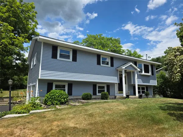 3 Abbey Road, Hyde Park, NY 12538
