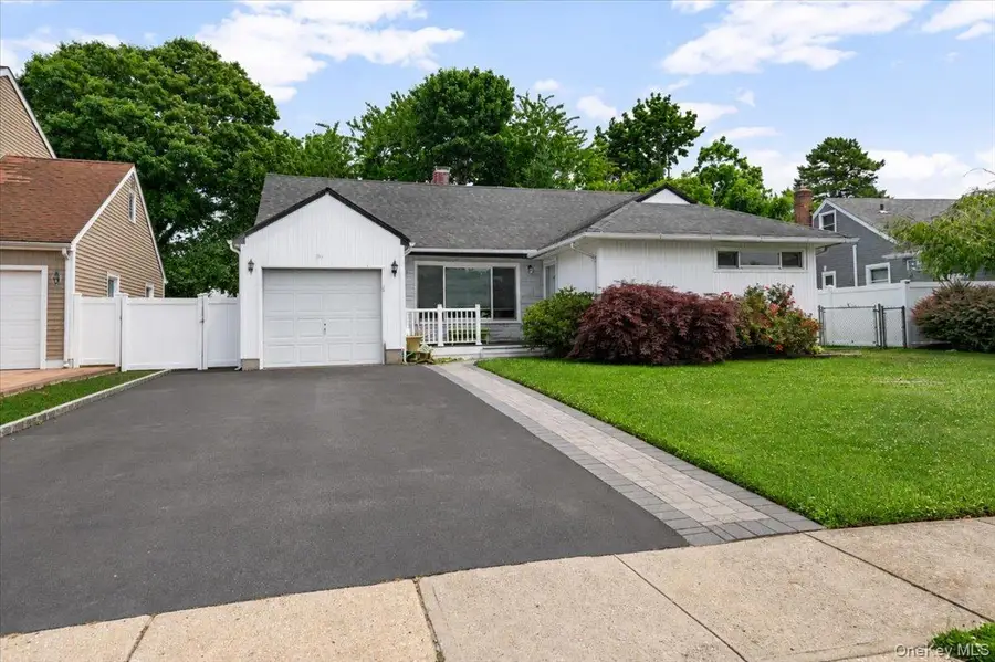 512 Farmranch Road E, Bethpage, NY 11714 - #2