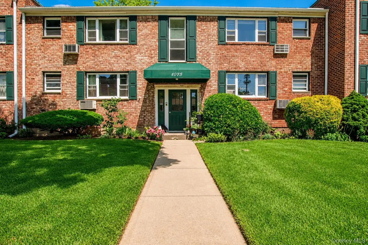1075 Fenwood Drive #3, Valley Stream, NY 11580 - #1