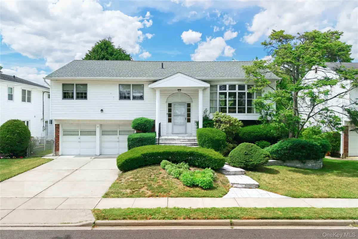 726 University Street, Valley Stream, NY 11581 - #1