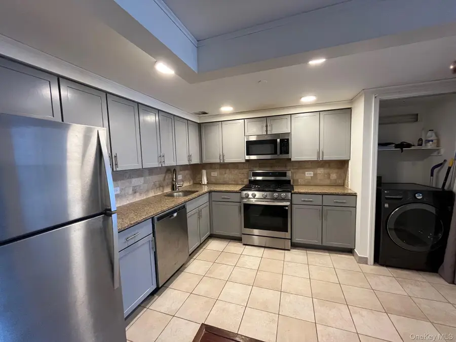143-41 84th Drive #6E, Briarwood, NY 11435 - #3