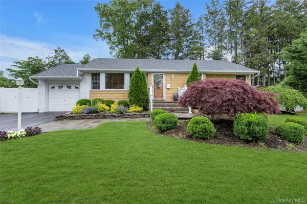 9 Carrol Place, Greenlawn, NY 11740