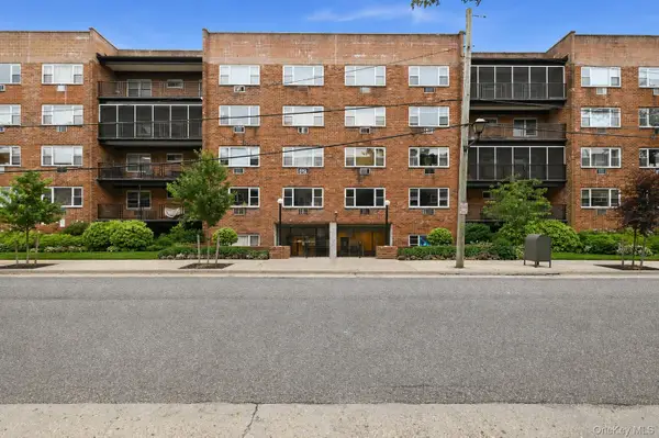 101 Lincoln Avenue #4K, Mineola, NY 11501