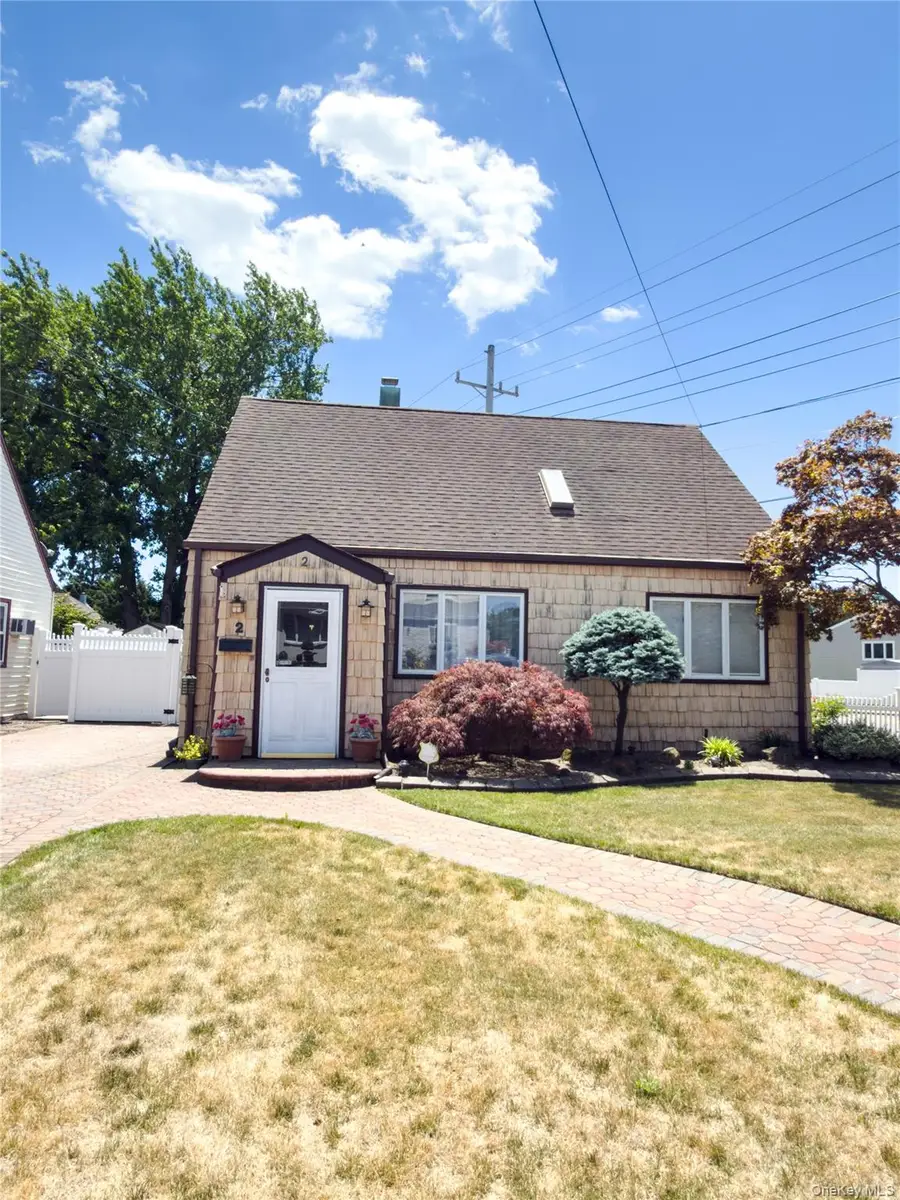 2 Irvington Street, Valley Stream, NY 11581 - #2