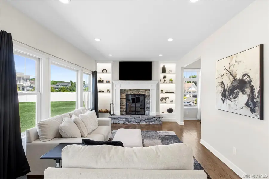 25 Ashley Circle, Manorville, NY 11949 - #3