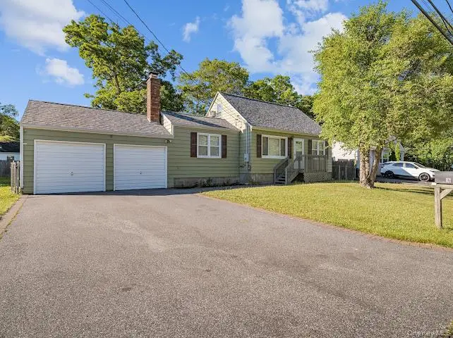 16 Brushwood Drive, Shirley, NY 11967 - #2