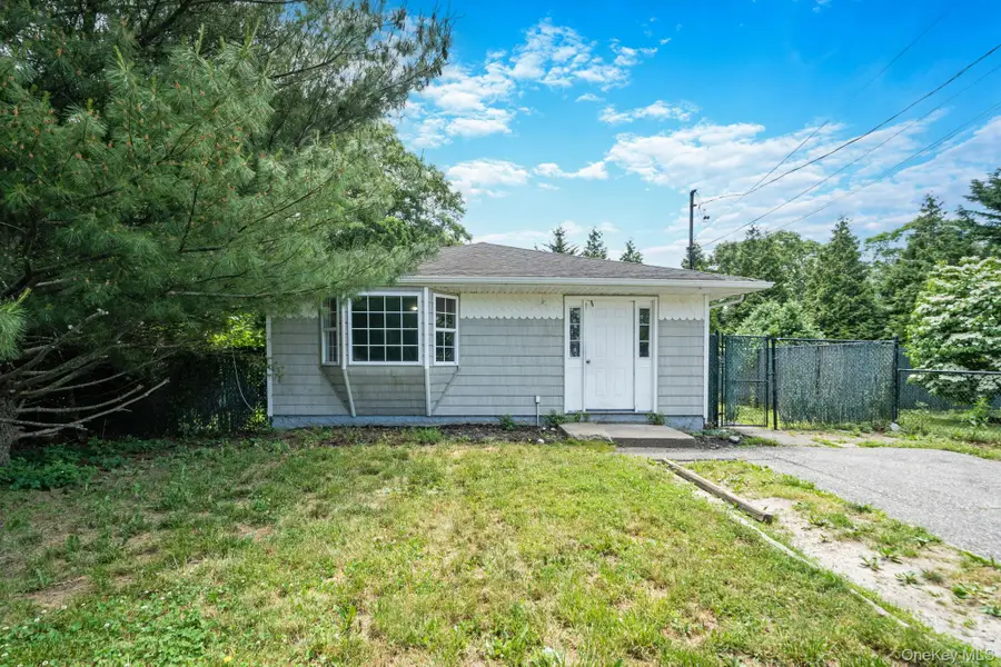 88 Eleanor Avenue, Mastic, NY 11950 - #2