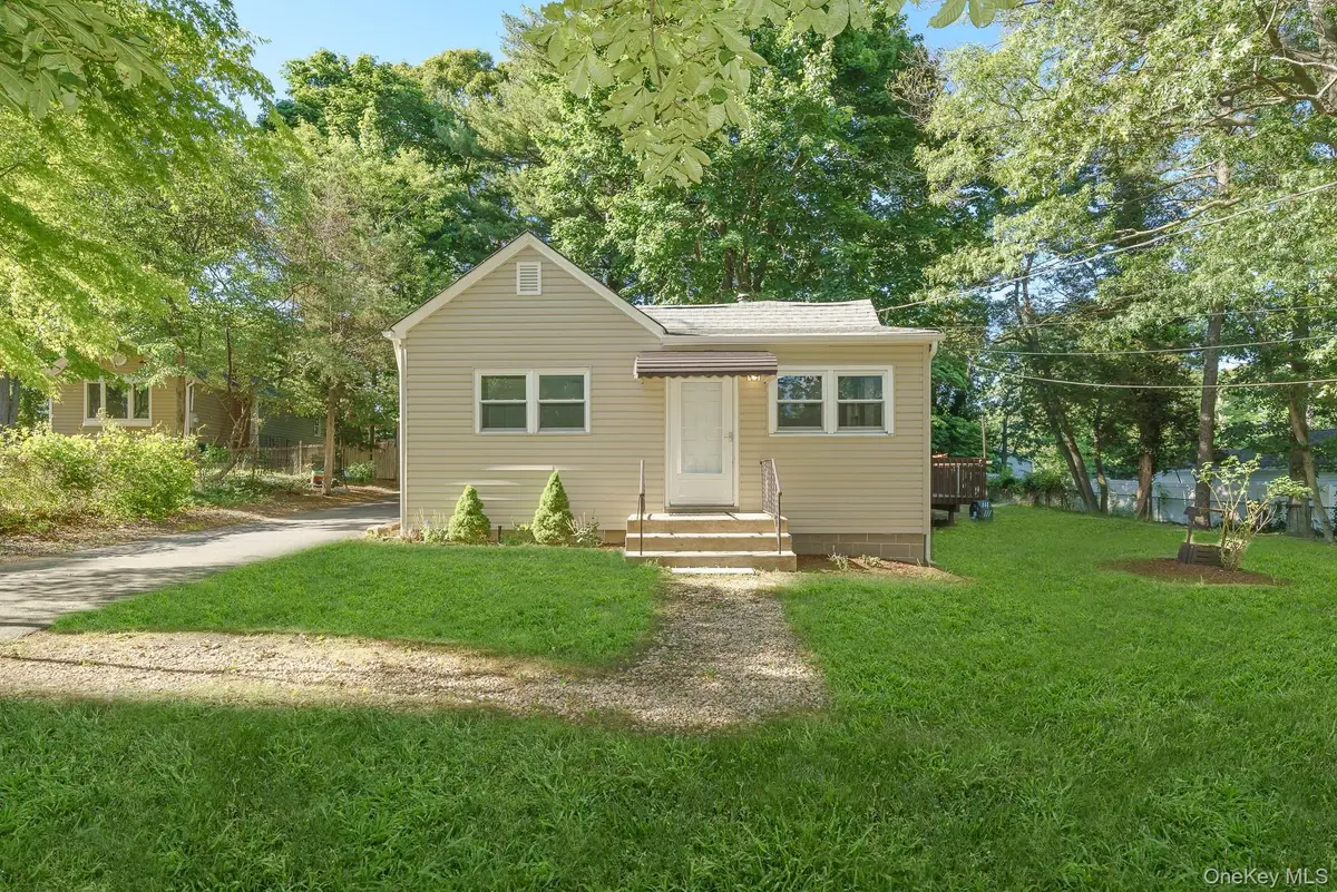 7 Laurelton Avenue, Selden, NY 11784 - #1