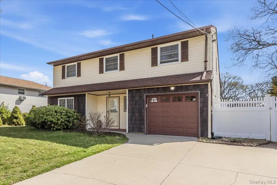 123 Avenue B, Holbrook, NY 11741 - #2