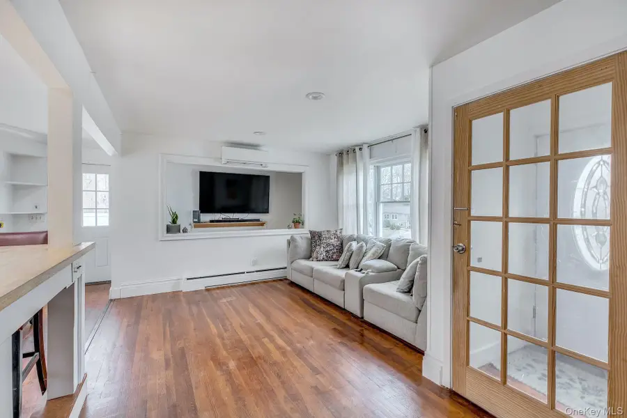 7 George Street, Hampton Bays, NY 11946 - #3