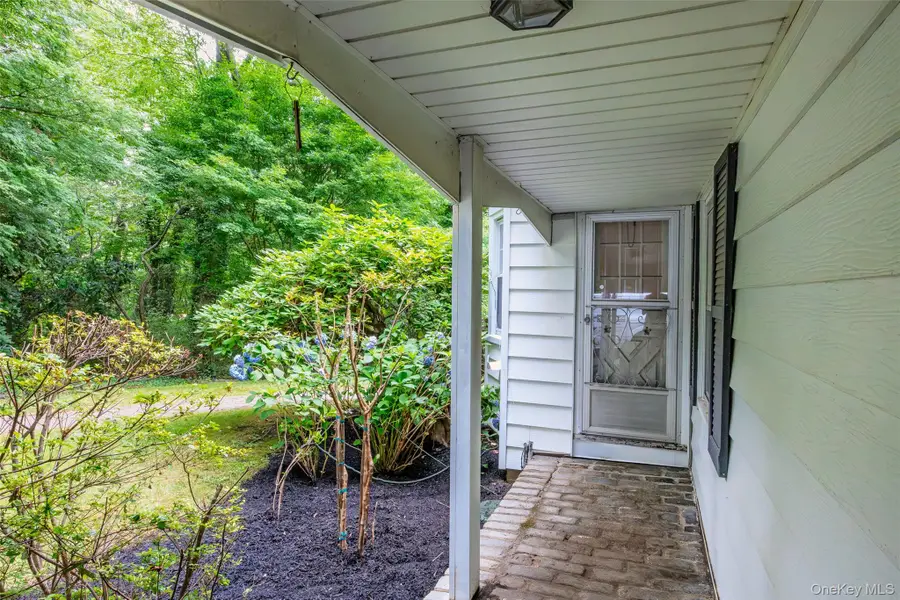 25 Sugar Toms Ridge, East Norwich, NY 11732 - #2