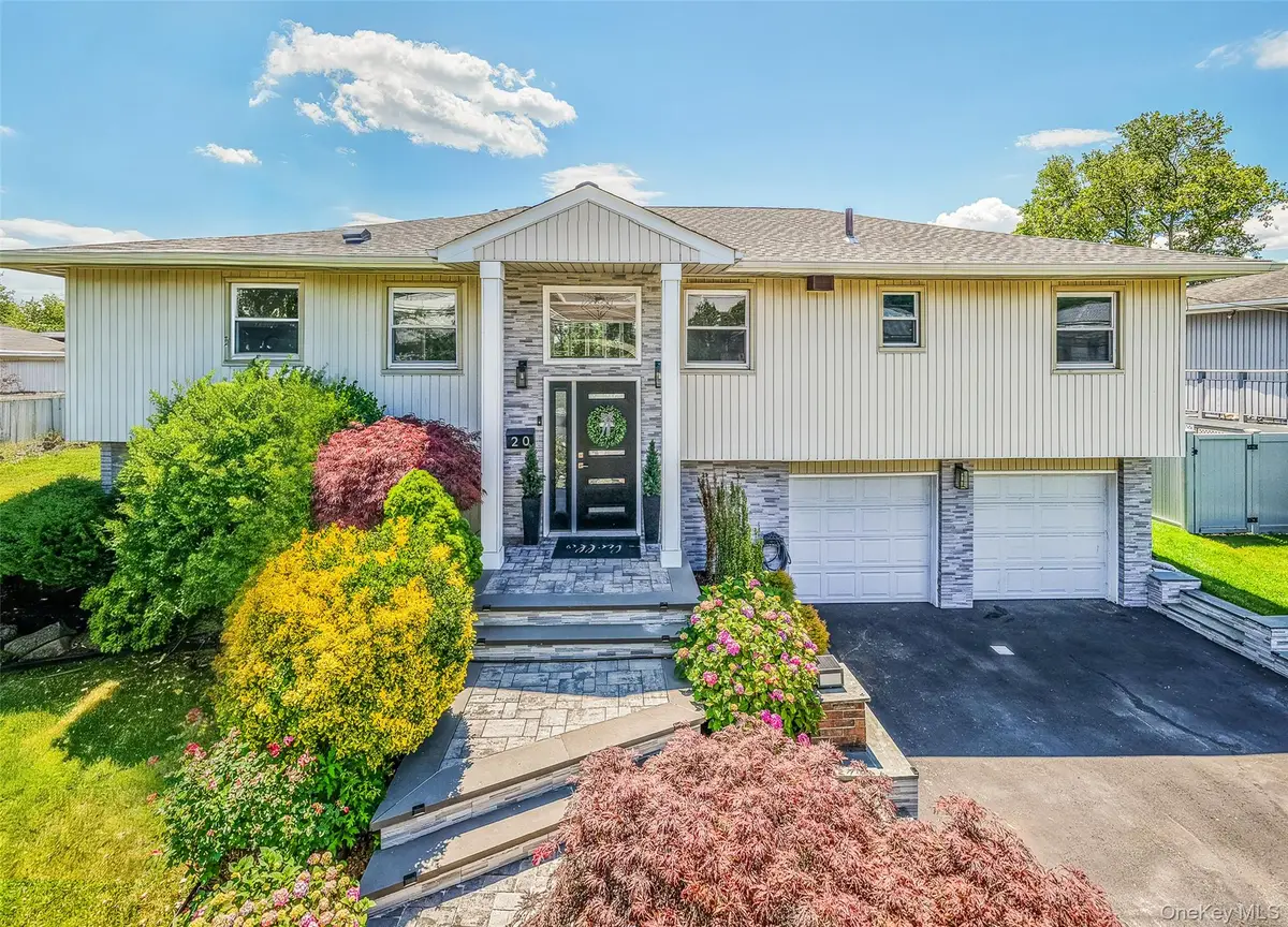 20 Russell Park Road, Syosset, NY 11791 - #1