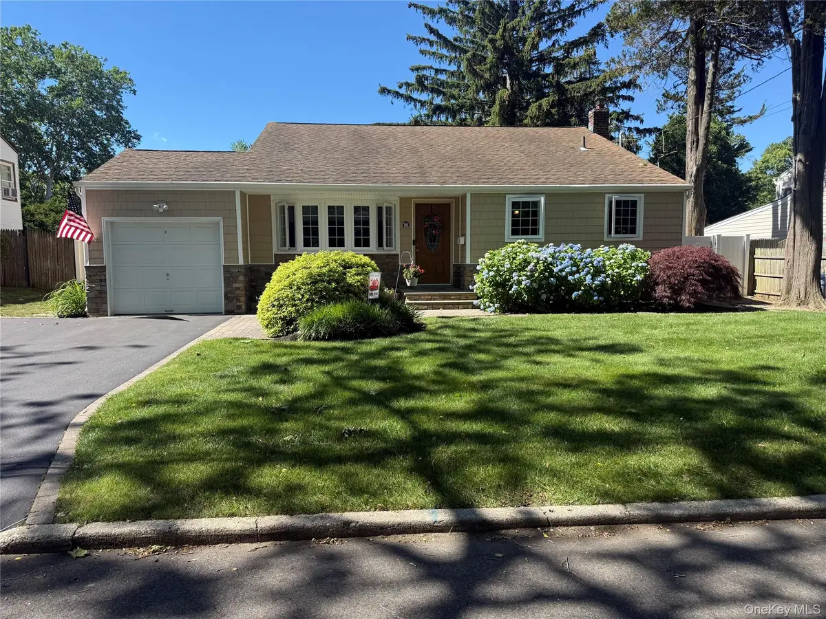 20 Via Continental, Huntington Station, NY 11746 - #1