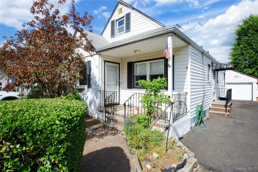 172 Wellington Road S, Garden City, NY 11530 - #2