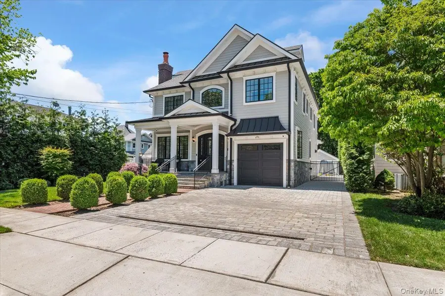 66 Liberty Avenue, Rockville Centre, NY 11570 - #2