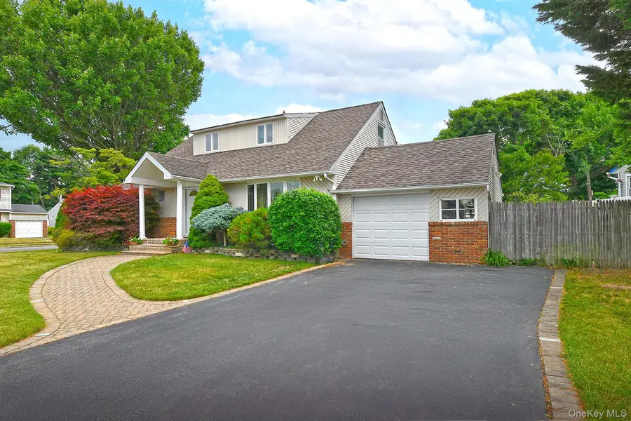 1238 Garden Place, Wantagh, NY 11793 - #2