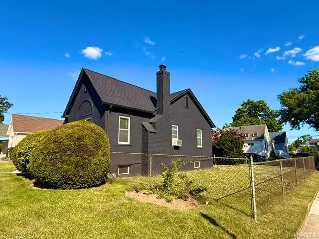 43 Elinor Place, Freeport, NY 11520 - #3
