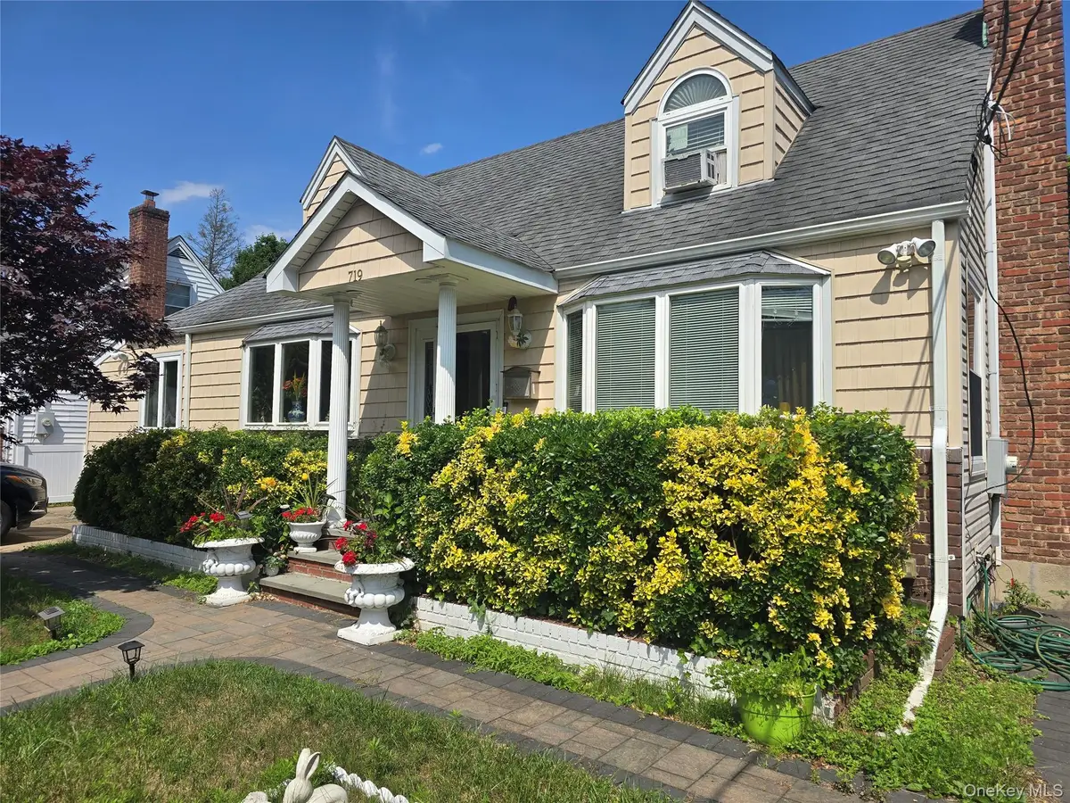 719 Oriole Avenue, West Hempstead, NY 11552 - #1