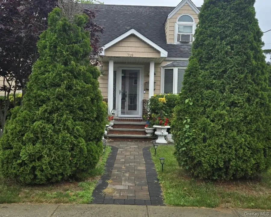 719 Oriole Avenue, West Hempstead, NY 11552 - #2