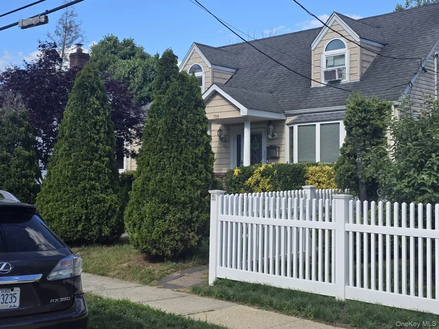 719 Oriole Avenue, West Hempstead, NY 11552 - #3