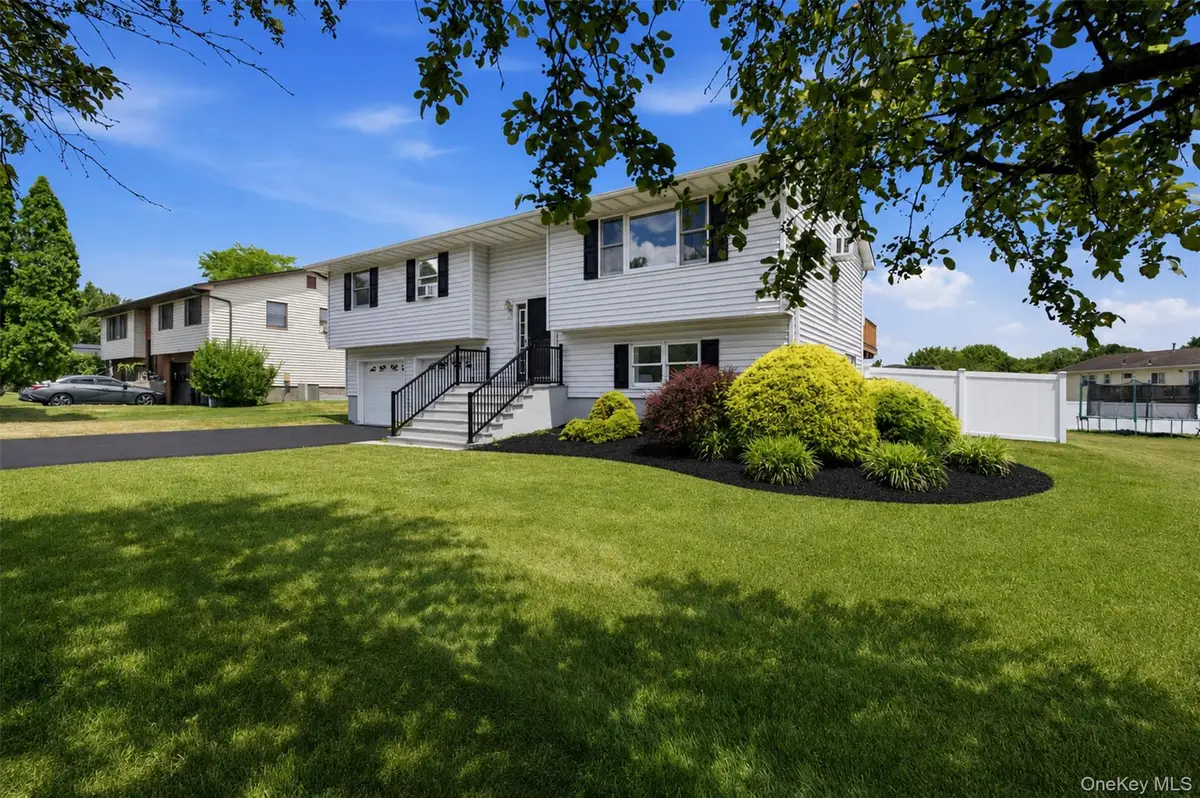 41 Guernsey Drive, New Windsor, NY 12553 - #1