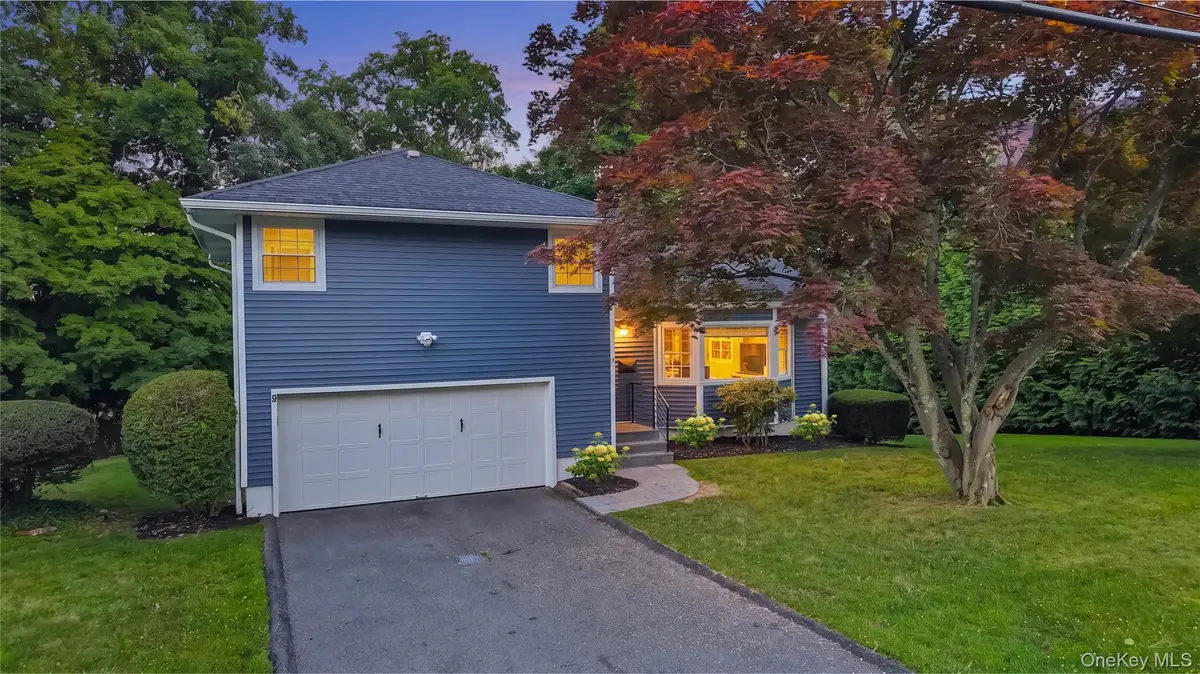 9 Elmwood Road, White Plains, NY 10605 - #1